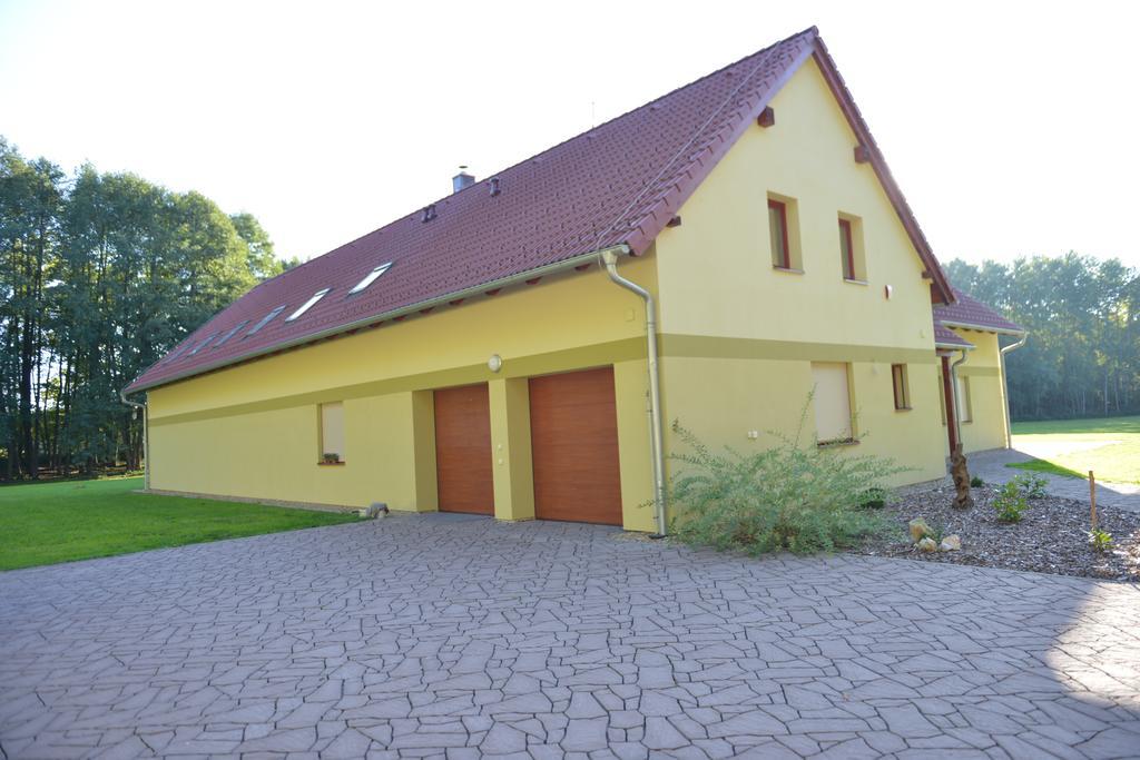 Hotel Penzion U Blatce Nové Hrady Esterno foto